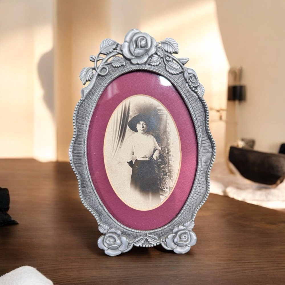 VTG Victorian Style photo Frame Weston Gallery Ornate Filigree Scrolls Oval